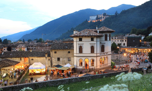 ARTIGIANATO VIVO / HANDiCRAFT MARKET